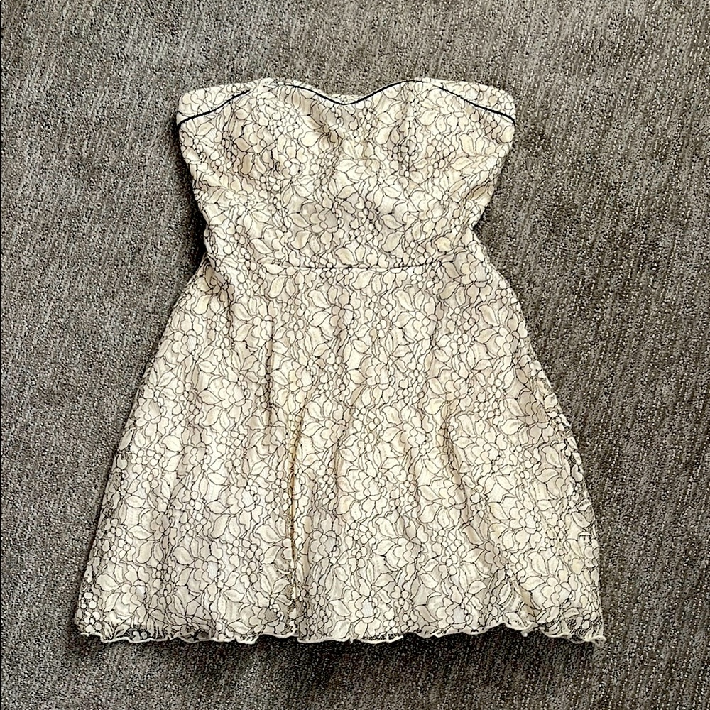 Elegant Cream Lace Strapless Dress